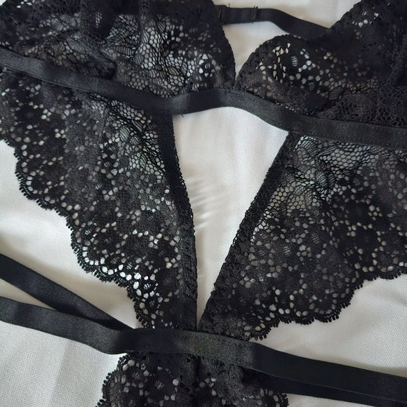 Victoria's Secret Chantilly Lace Plunge Teddy Bodysuit Black Size M/M NWT - Picture 7 of 12